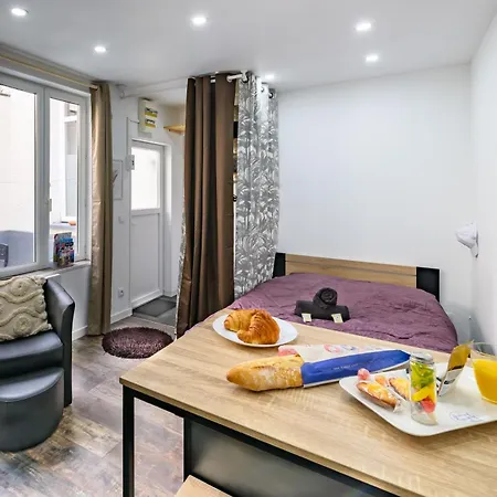 La Cour Secrete - Studio Et Sa Cour Privee - A 2 Pas Du Beffroi - Au Calme Apartament *
